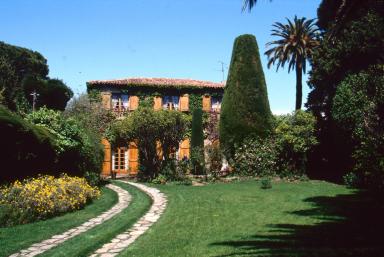 Vue d'ensemble de la façade sud.