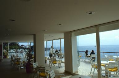 Le bar. Vue de volume vers le sud-ouest.