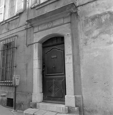 Porte et fenêtre.