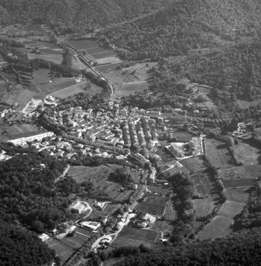 Vue aérienne prise de l'ouest.