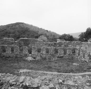 Grand cloître. Galerie ouest, partie nord, vue depuis le toit de la galerie est.