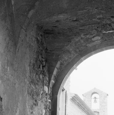 Bâtiment C, aile est, passage couvert, retombée ouest de la voûte.