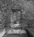 Cellule 4. Logis, intérieur, mur sud, fenêtre.