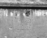 Bâtiment C, élévation sud, graffiti entre les travées 6 et 7.