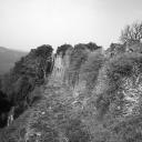Mur d'enceinte, front ouest, vue en enfilade prise du sud-ouest.