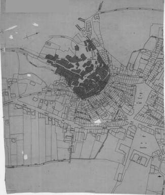 Etat du bti et forme parcellaire avant le XVIIe, sur le fonds cadastral de 1954.