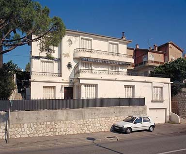 Vue d'ensemble de la façade sud.