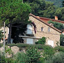 Vue rappochée de la façade est.
