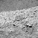 Parcelle 375. Dans un mur de façade, pierre portant deux dates différentes : 1654 sculptée en relief, 1851 gravée. La seconde a sans doute été rajoutée.