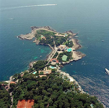 Vue aérienne de l'ensemble de la presqu'île prise du nord.