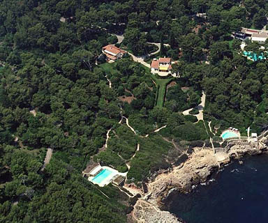 Vue aérienne prise du sud-est.