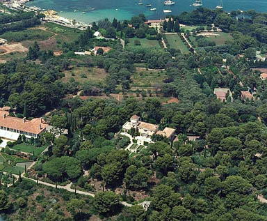 Vue aérienne prise du sud-est.