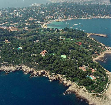 Vue aérienne prise de l'est.