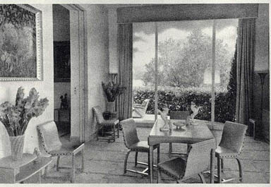 La villa Aujourd'hui. La salle à manger. Vue prise de la porte d'entrée vers le nord.