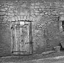 L'étable annexe. Inscription : hoc stabulum J. Bonnet d'Arnaud anno MCMXLII Pétain Reipublicae duce aedificavit.