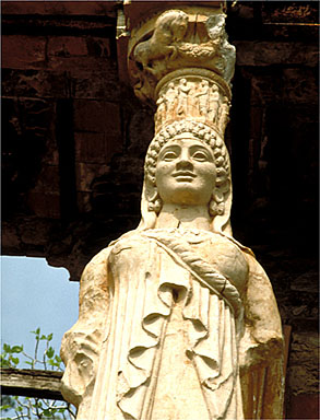 Temple de jardin dit temple d'Hercule. La cariatide est, détail..