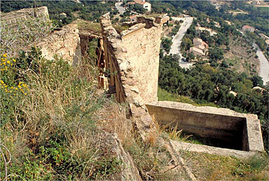 Temple de jardin dit temple d'Hercule. Le temple avec ses trois salles trapézoïdales et leurs entrées. Vue plongeante depuis le nord.
