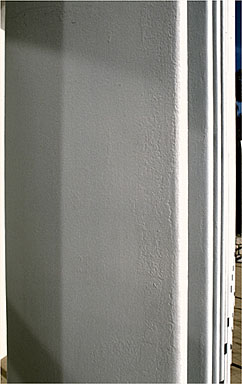 Détail: profilé d'une lame du pare-soleil, sur la façade sud.