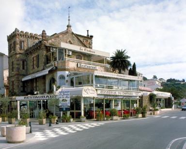 La façade sud, vue générale. Architecte inconnu. Vers 1900.