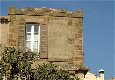 Le haut de la tour depuis l'ouest. Détail. Architecte inconnu. Vers 1900.