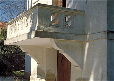 Vue perspective du balcon, sur la façade sud.
