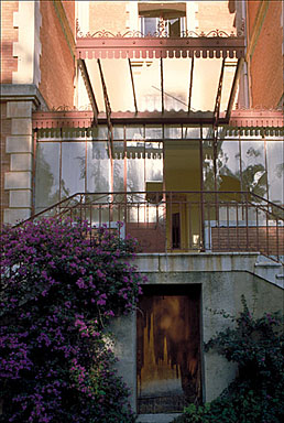 Détail : marquise sur la façade sud de la villa Engelfred.