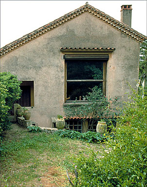 Vue d'ensemble de la baie éclairant l'atelier sur la façade nord-est.
