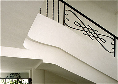 Détail : volée haute et rampe de l'escalier.