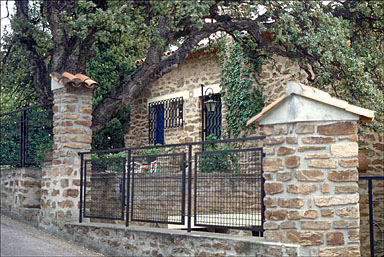 Vue partielle de la façade ouest.