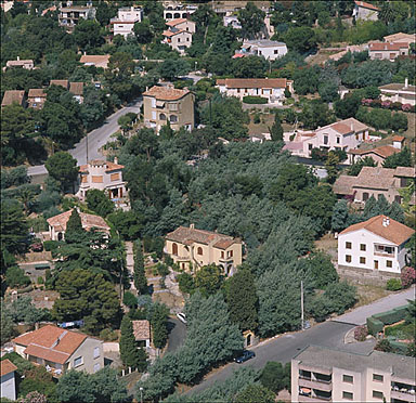Vue aérienne prise depuis le sud.