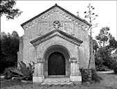 Chapelle. Vue d'ensemble de la façade antérieure.