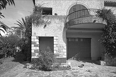 La façade sud. Détail.