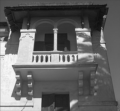 La loggia sur la façade sud. Détail.
