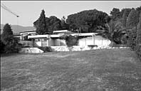 Vue d'ensemble de la façade sud, depuis le sud (maison construite vers 1970).
