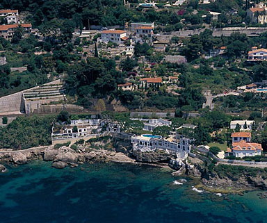 Vue aérienne depuis le sud-ouest.