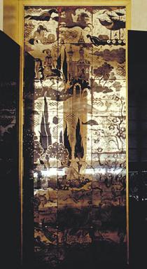 1er étage. Appartement de M. Beaumont. La véranda. Côté nord. Panneau de verre gravé à motifs orientaux.