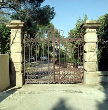 Portail d'entrée.