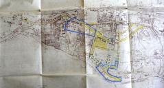 Plan d'amnagement de la ville de Marseille : quartier de l'Estaque, approuv en 1952, annule et remplace le plan de 1949. En jaune, les projets de voirie, en bleu les primtres de reconstruction en 1960.