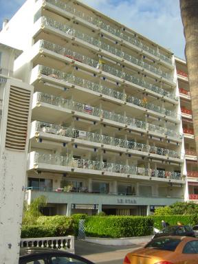 Vue d'ensemble de la façade sud.