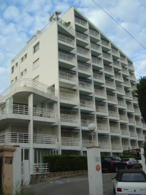 Vue d'ensemble de la façade sud.