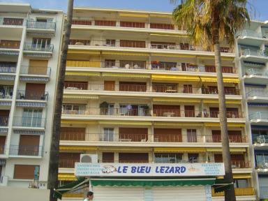 Vue d'ensemble de la façade sud.