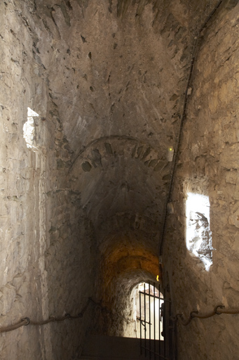 Escalier vo�t� entre le rez-de-chauss�e et la galerie annulaire de soubassement.
