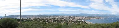 Vue de la ville d'Antibes depuis la chapelle de la Garoupe.