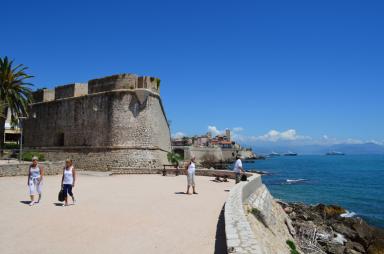Vue du bastion Saint-Andr  Antibes, depuis le Sud.