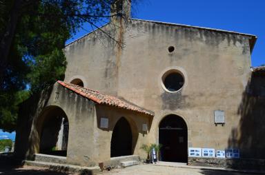 Vue de la chapelle de la Garoupe sur la commune d'Antibes.