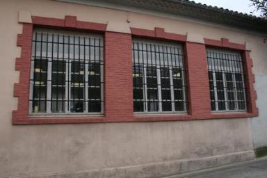 aile nord, élévation sur la place, détail de la fenêtre