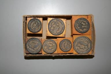 Bote de 7 timbres ducatifs, face tampon.