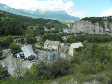 Vue d'ensemble prise du sud-est.