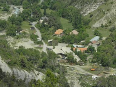 Vue de situation prise du sud.