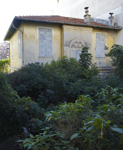 Vue de la villa 'Les Phalnes" depuis le jardin.